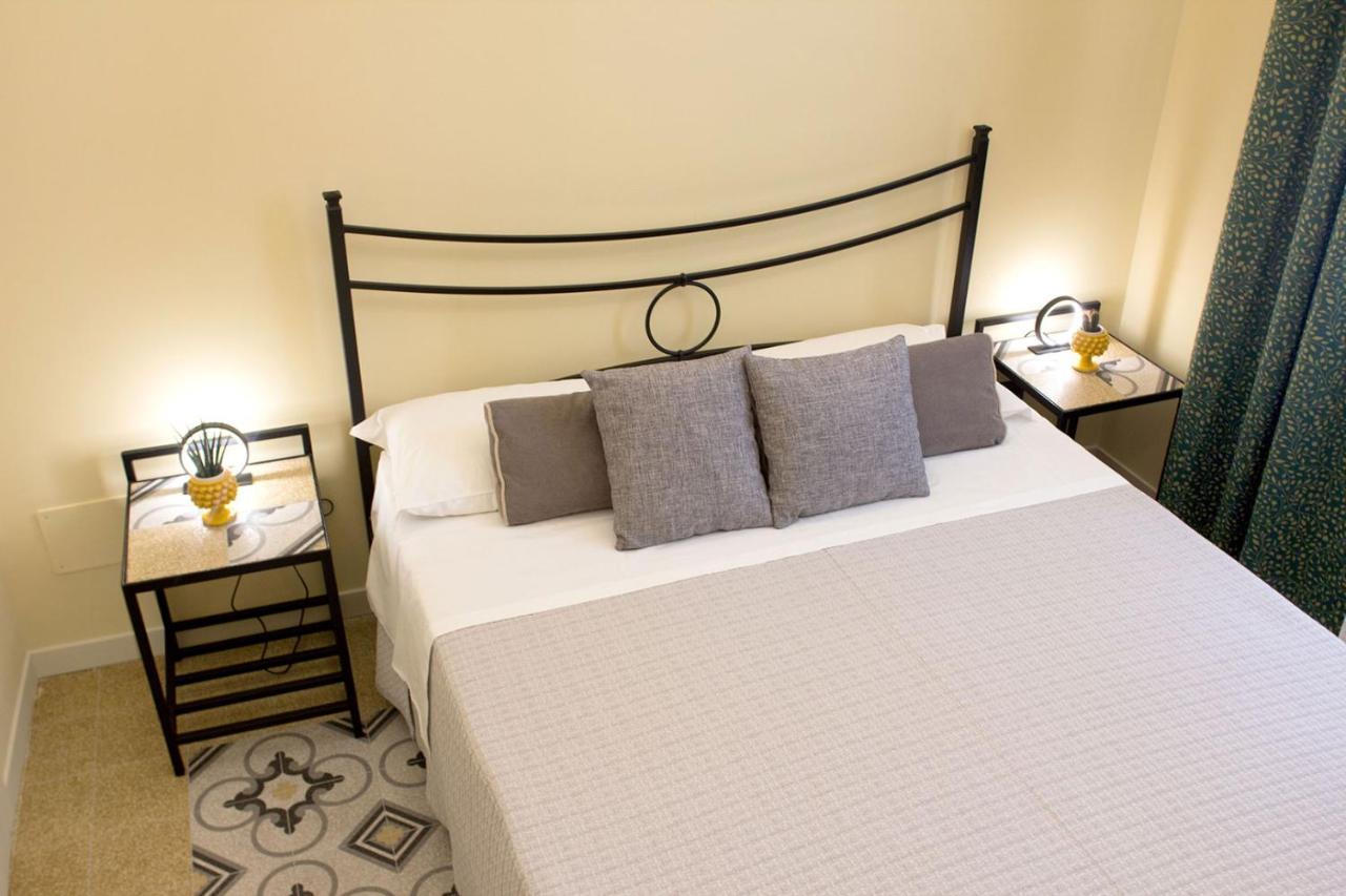 Antista Rooms Palermo Exterior foto
